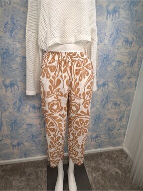 Christian Siriano White Knit Top with Tan Patterned Cropped Pants